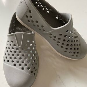 Boys TOMS shoes